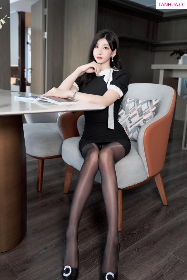 周于希dummy  [XiuRen]高清写真图 2022.11.11 No.5848 周于希Sally 黑丝美臀第13张图片